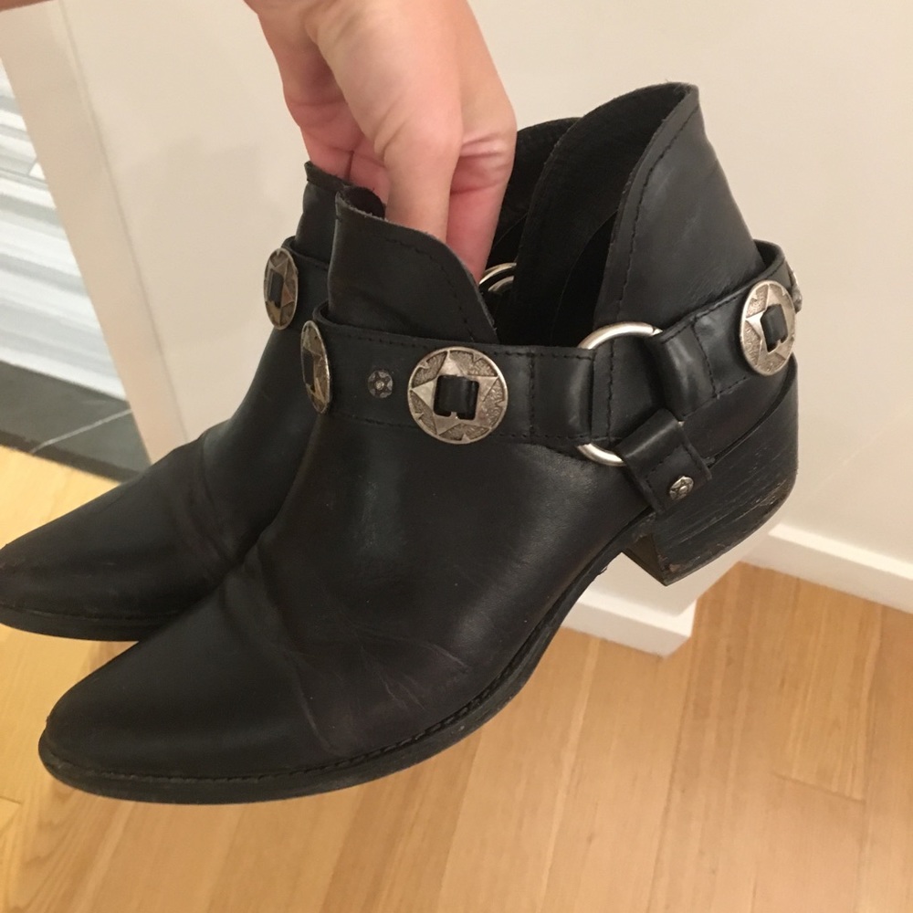 STEVE MADDEN BOOTIES